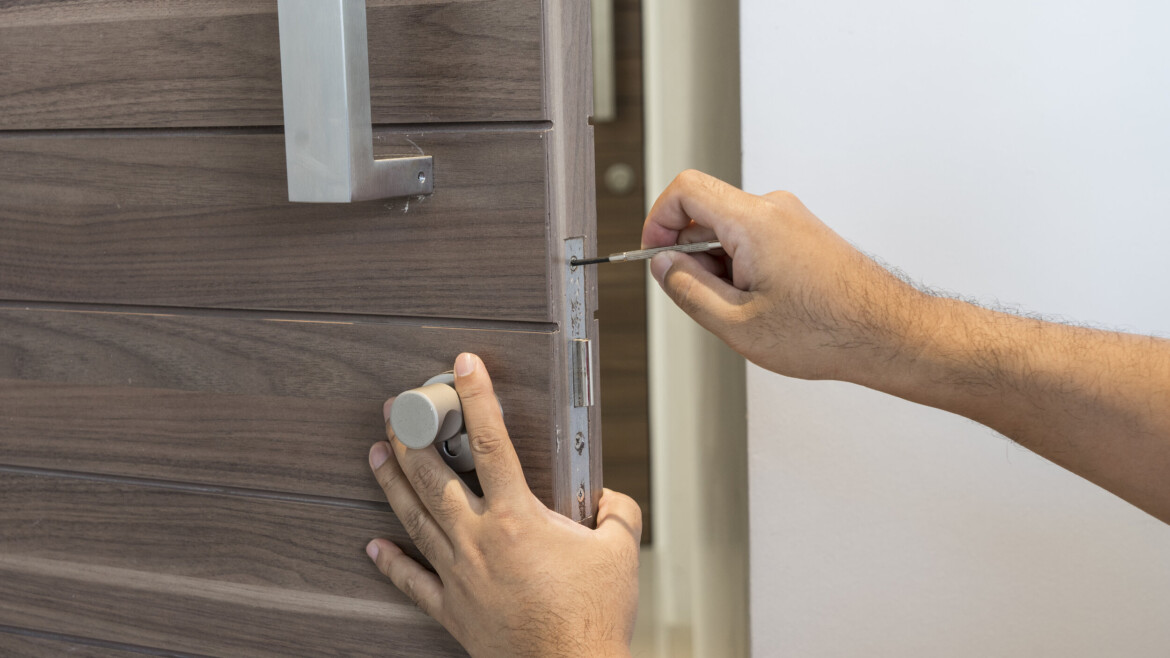 Commercial Locksmith Experts are Opening Doors to your Business Safety